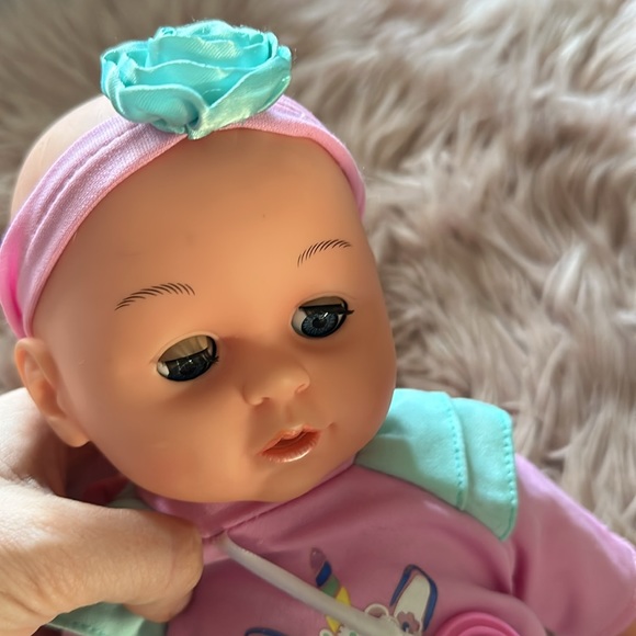 Cute Doll with magnetic soother - Picture 2 of 7